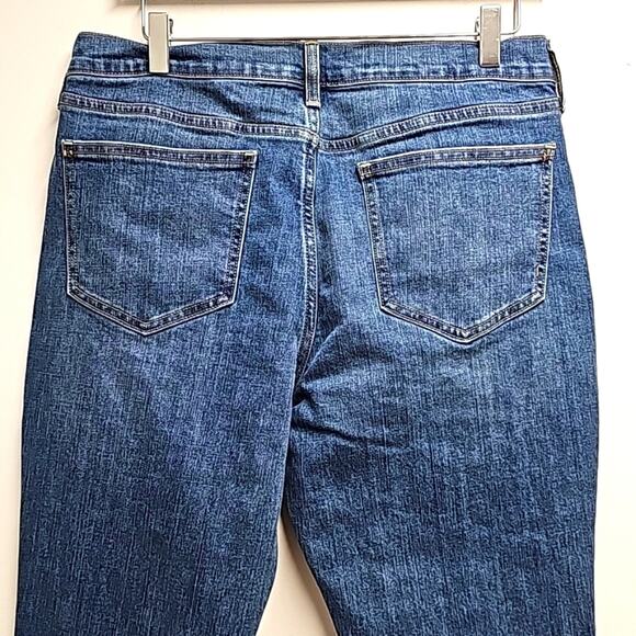 Old Navy Sweetheart Mid Rise Med Blue Denim Five Pocket Jeans Womens Size 12 - Picture 4 of 7